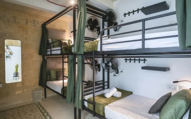 Mandera's Boutique Suites & Dorms