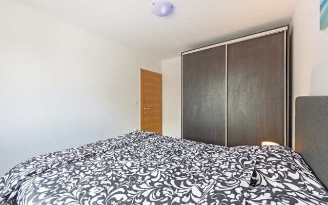 Awesome Home in Liznjan With Wifi and 2 Bedrooms