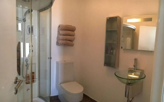 3b Pool Penthouse private hot tub - Larnaca center