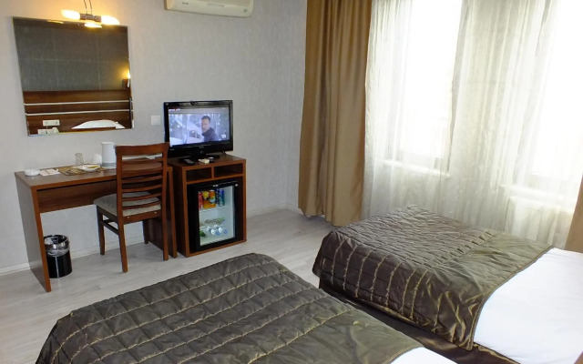 Lifos Otel