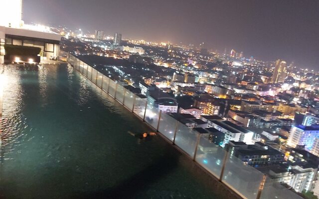 The Base Central Pattaya by Alin