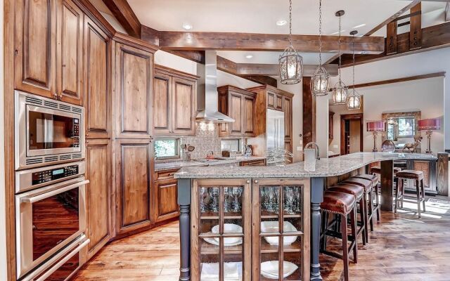 Rocky Mountain Lodge