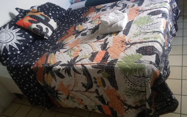 SUITE com BANHEIRO PRIVATIVO e QUARTO DUPLO