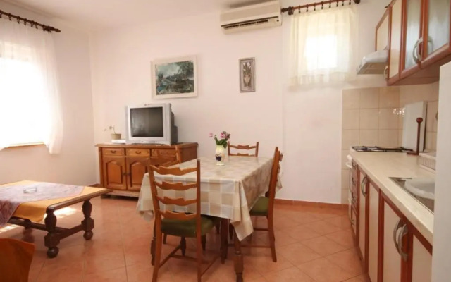 Apartment Kukljica 8237b
