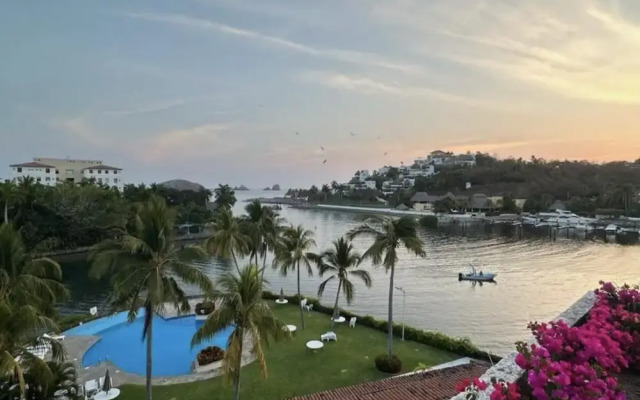 Marina-access Apartment in Peaceful Ixtapa