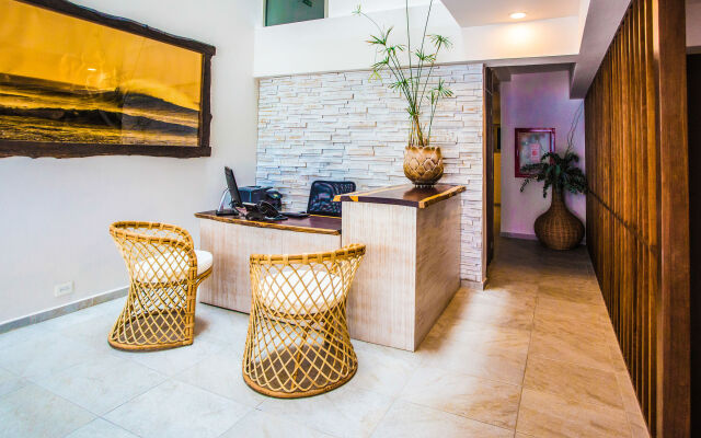 Newport House Playa Boutique Hotel - Beach Club Access