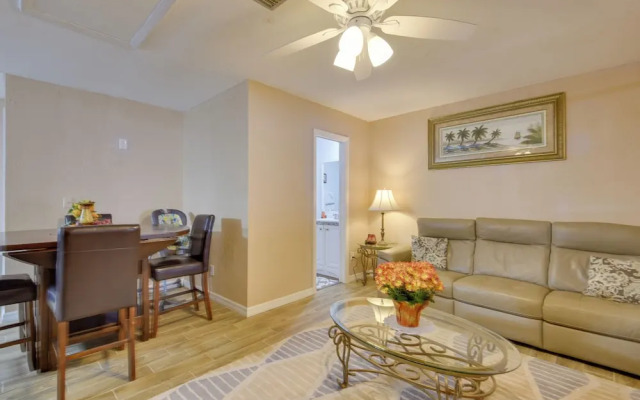 10 Mi to Coquina Beach: Spacious Bradenton Duplex