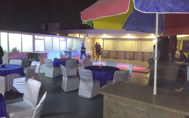 Airport Hotel Mahal