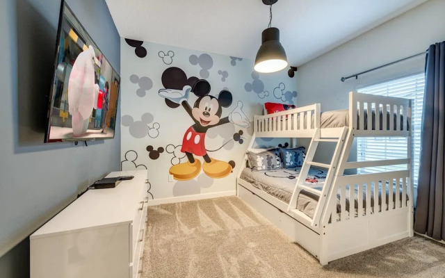 Elegant Home With Themed Bedrooms Near Disney