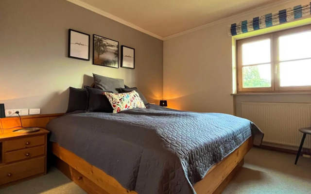 Wunderschöne Wohnung mit Balkon und Blick auf die Alpen