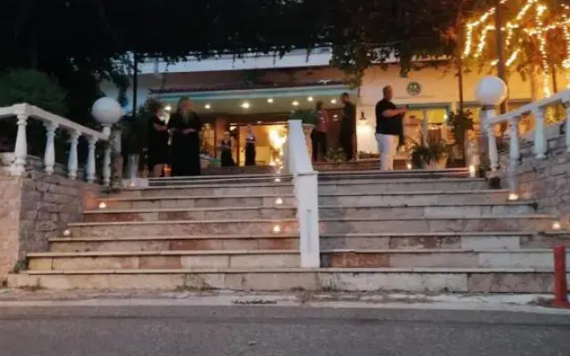 Stratos Hotel