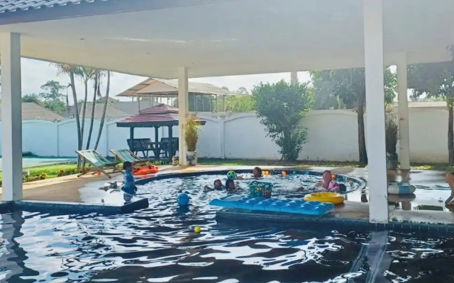 CET Resort & Rayong Padelcenter