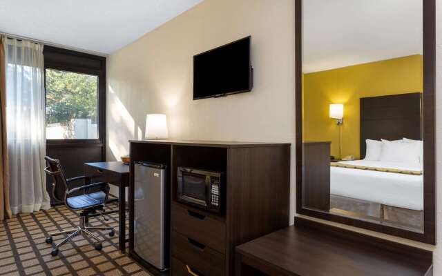 Baymont by Wyndham Queensbury / Lake George