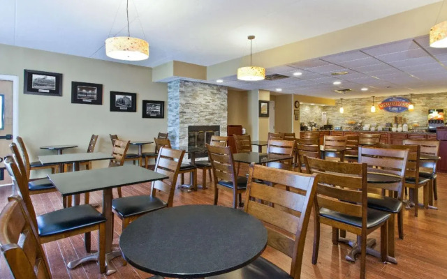 A Victory Hotel & Suites