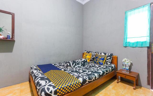 SPOT ON 1746 Putri Kuning Residence