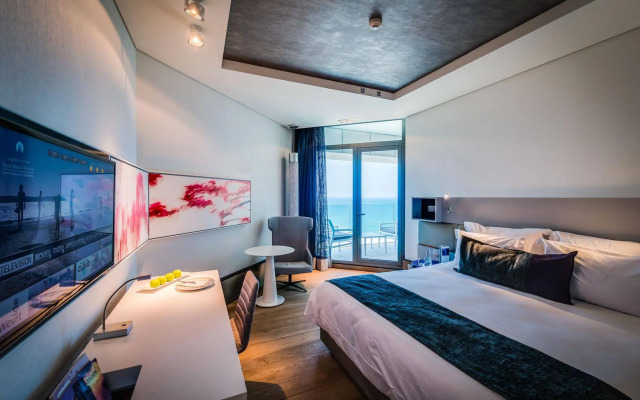 Royal Beach Tel Aviv Hotel
