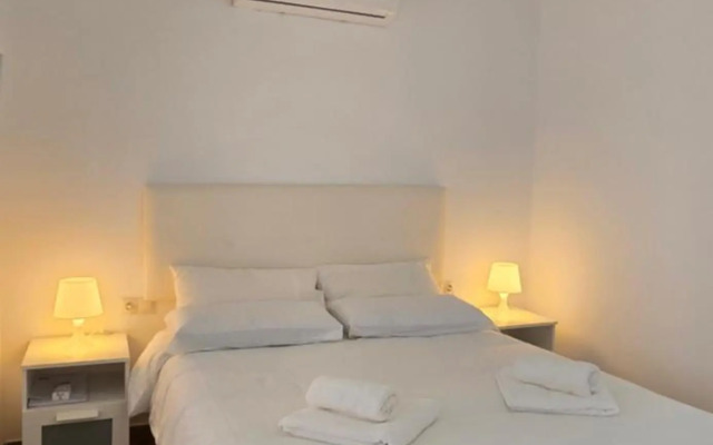 2 bedrooms, Las Plumas