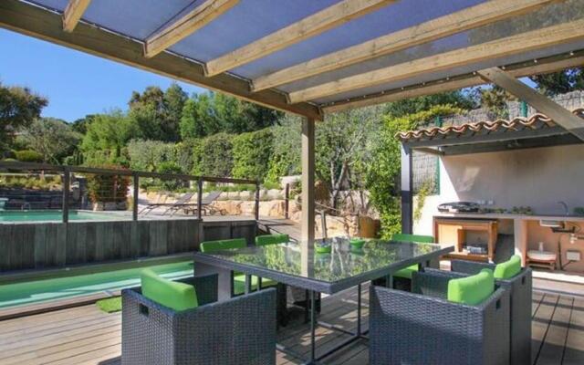 Serene Holiday Home in Grimaud With Private Pool