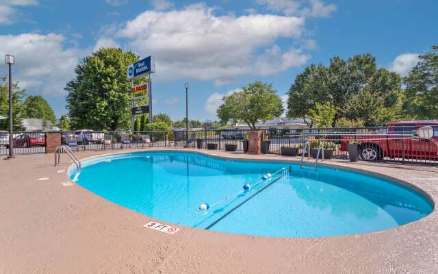 Best Western Hendersonville Inn
