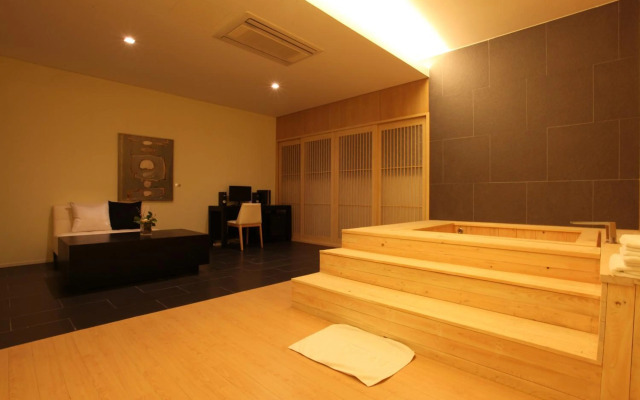Yuwon Hotel