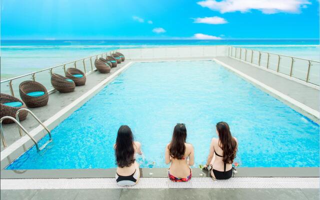 Yarra Ocean Suites Danang