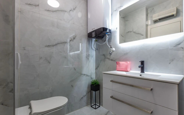 Exquisite Prestige Luxury Apartments With Shared Pool