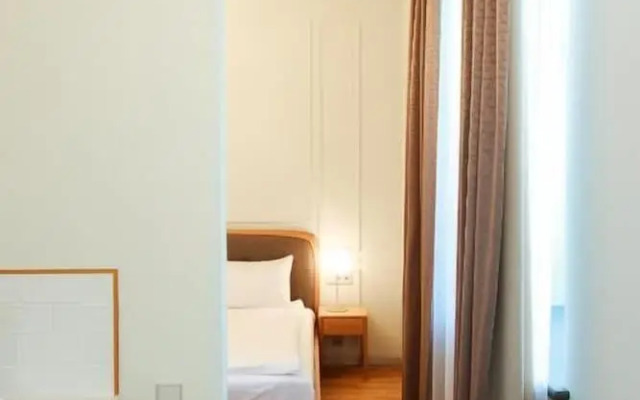 Roze Center Apartments