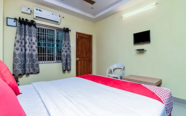Royal Residential Lodge by OYO Rooms