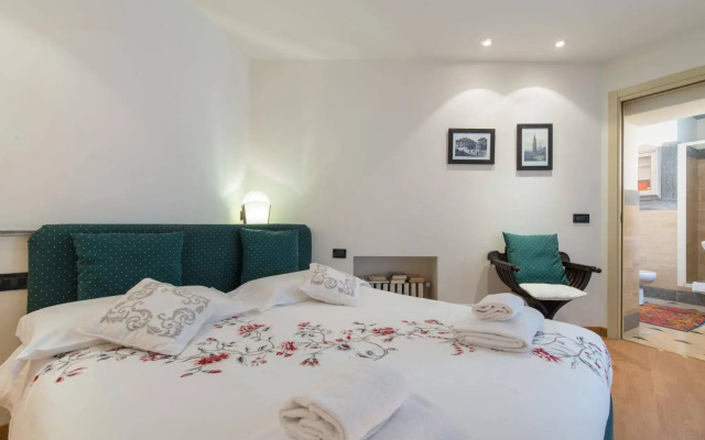 At Home Heart of Milan - Duomo Apartment