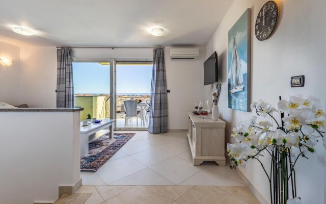 Nice Apartment in Liznjan With 1 Bedrooms and Wifi