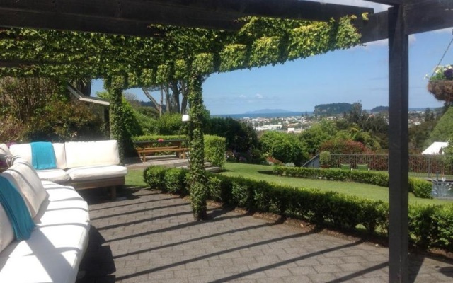 Brenton Lodge – Outside – Whangamata