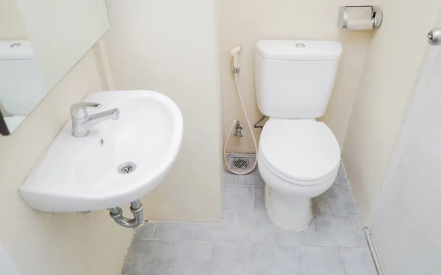 Cozy Studio (No Kitchen) Apartment at Kubikahomy