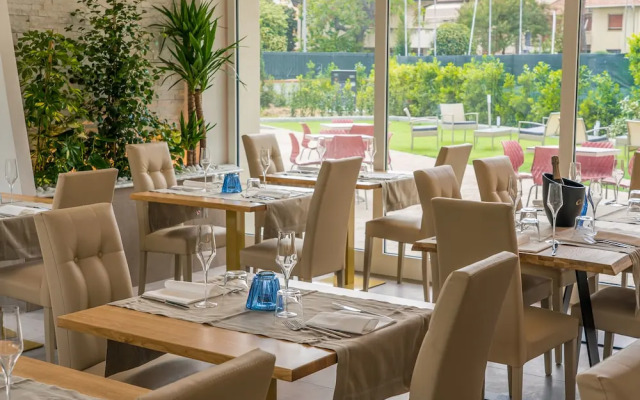 Golden Hotel & Apartments