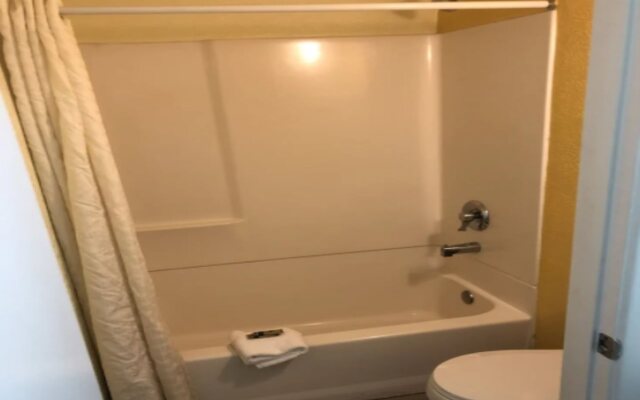 Extend-A-Suites Albuquerque West (ex. Rodeway Inn)