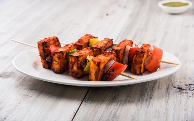 Arista Hotel by OYO Rooms