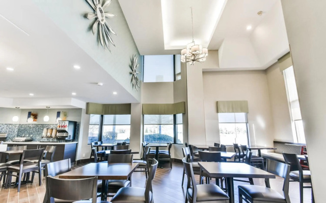 Best Western Plus Cambridge Hotel