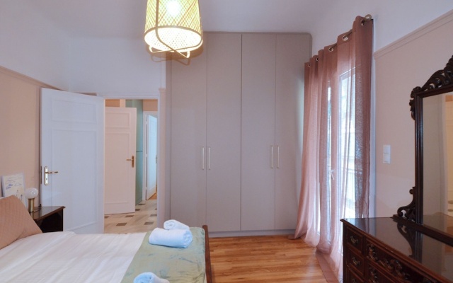 A modern and neoclassical apartment