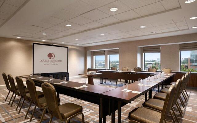 DoubleTree Suites by Hilton Hotel Boston - Cambridge