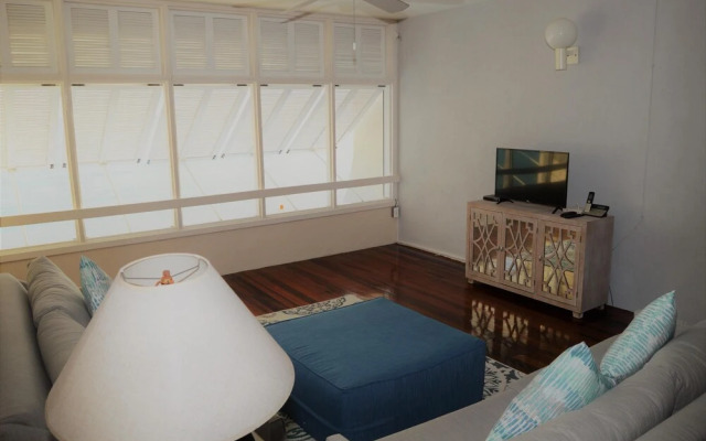 Beautiful Three Bedroom Beachfront Villa