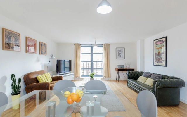 The Bateman's Shoreditch 2 Bed Flat by BaseToGo