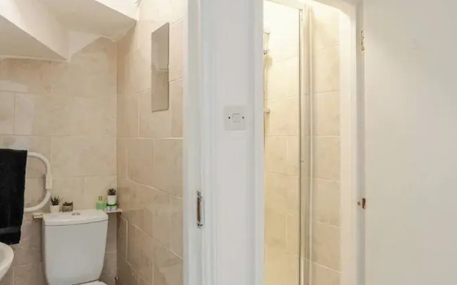 London Oasis Retreat - 2 Bedroom Apartment