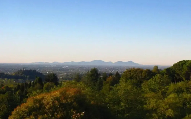 Asolo Retreat With Garden