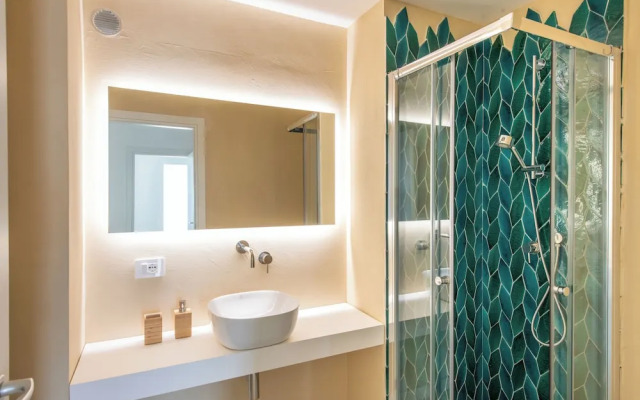 Sea Frame Design Apartments with Pool by Wonderful Italy