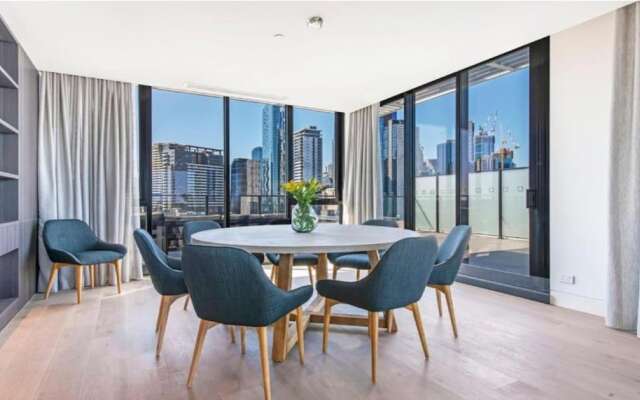 Luxury Penthouse with Bay and City Views