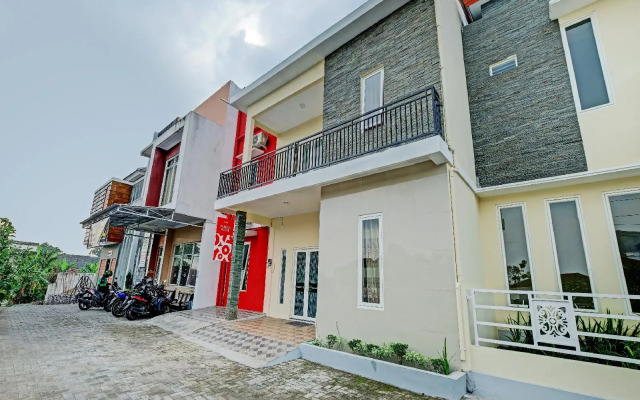 OYO 90424 Kangen House