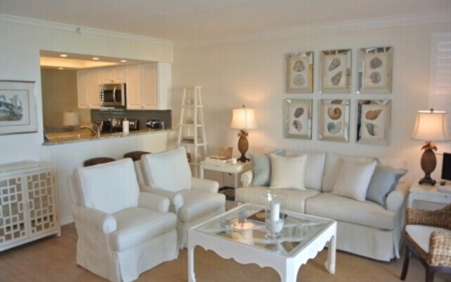 Seagate W 502 - 2 Br Condo