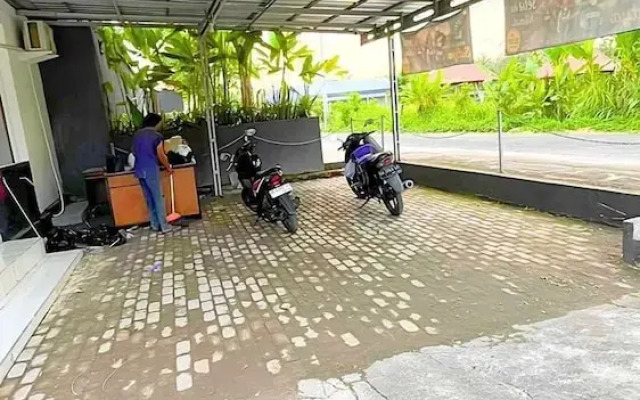 Djuragan Kamar Halona