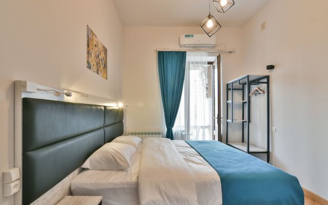 UPstairs Apart - Hostel