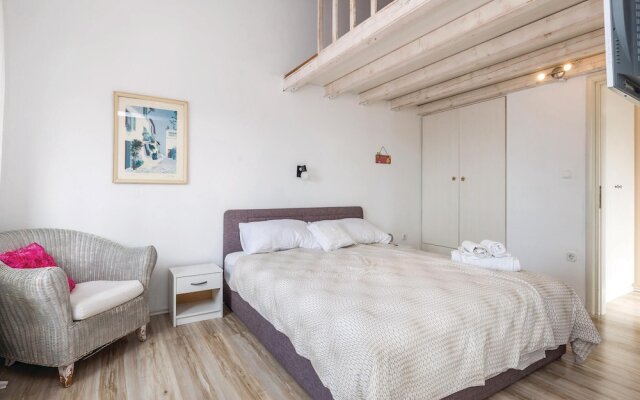 Amazing Home in Rab With Wifi and 3 Bedrooms