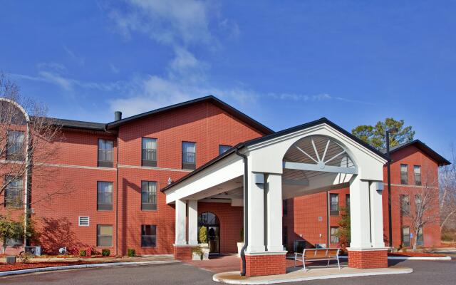 Holiday Inn Express & Suites Batesville, an IHG Hotel